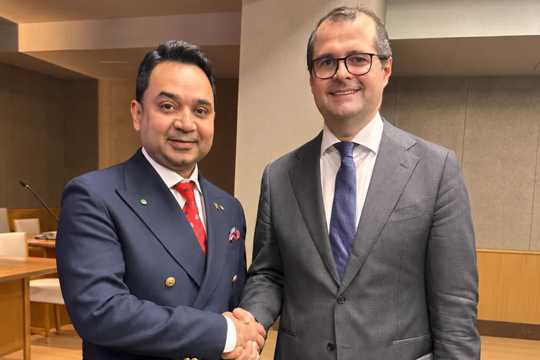 Hon. Consul Kashif Ali Meets Prime Minister of Moldova at Annual Conference of Honorary Consuls in Chișinău